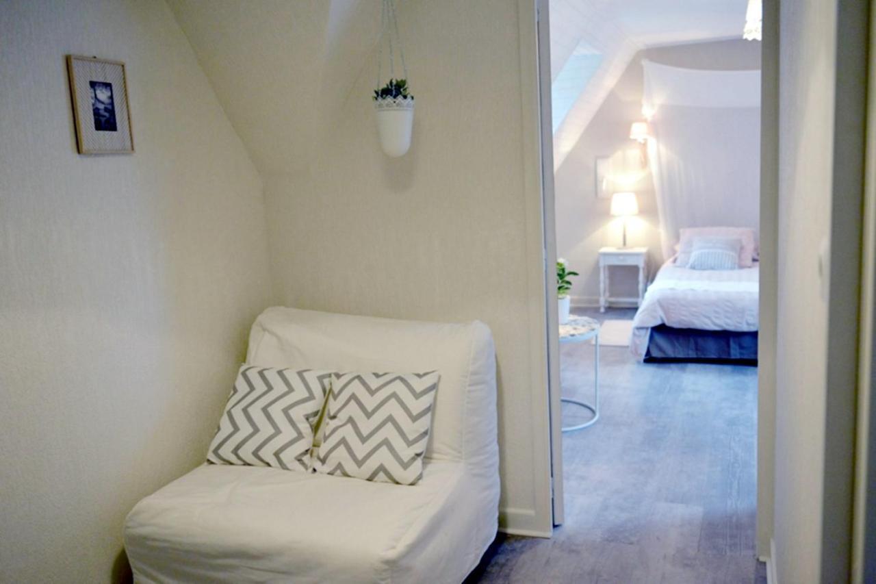 Ailes Et Iles Bed and Breakfast Pleudaniel Exteriör bild